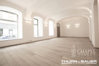 Deski z serii Chapel Minster w kolorze Bleached White. Fot  Thurn&Bauer Immobiliengruppe